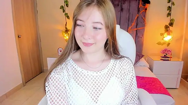 Dahlia Rousse online show from 10/02/25, 08:49