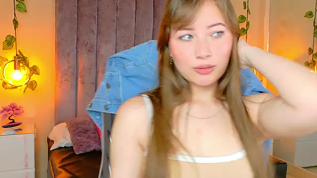 Dahlia Rousse online show from 05/06/26, 06:52