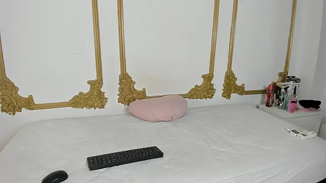 Cristal Bons online show from 03/12/25, 08:41