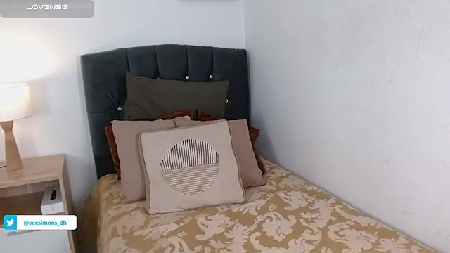 Veronica simons online show from 02/06/25, 09:17