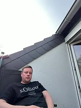 Snapshot of McWerle chatting on 03/23/26, 01:04 McWerle online show from 03/23/26, 01:04