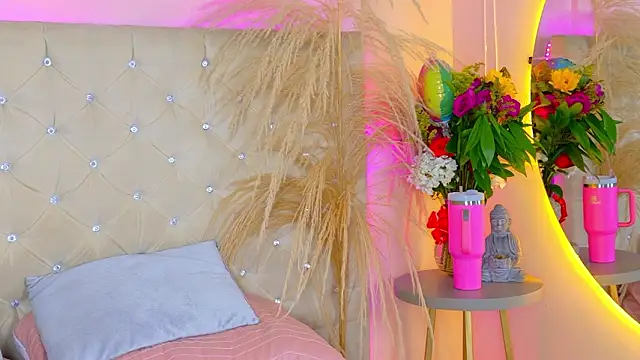 Snapshot of AlynAllen chatting on 03/14/26, 05:40 AlynAllen online show from 03/14/26, 05:40