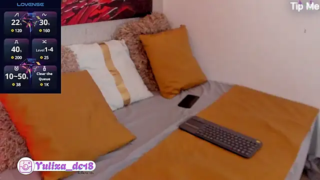 Snapshot of Luxury_Woman chatting on 03/18/25, 08:26 Luxury Woman online show from 03/18/25, 08:26