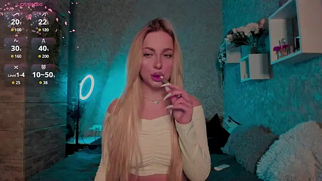 Mika Rayy online show from 10/31/25, 05:03