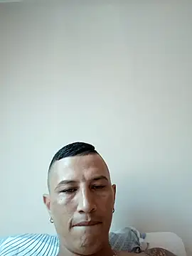 Snapshot of Andrexlupe chatting on 10/18/25, 03:35 Andrexlupe online show from 10/18/25, 03:35