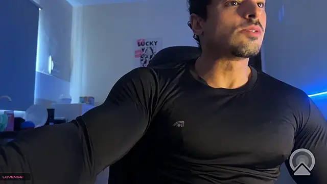 Snapshot of Lucasfit24 chatting on 05/07/26, 03:06 Lucasfit24 online show from 05/07/26, 03:06