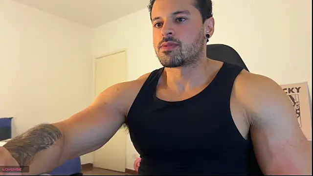Snapshot of Lucasfit24 chatting on 06/08/26, 01:28 Lucasfit24 online show from 06/08/26, 01:28