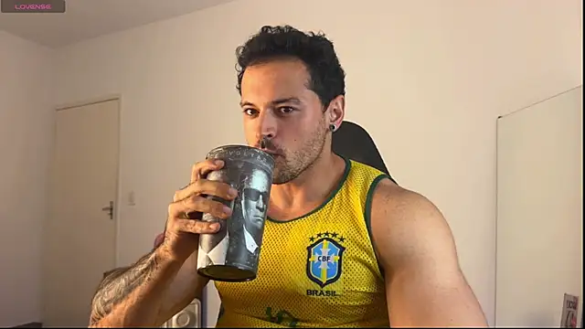 Snapshot of Lucasfit24 chatting on 06/19/26, 12:59 Lucasfit24 online show from 06/19/26, 12:59