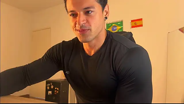 Snapshot of Lucasfit24 chatting on 06/28/26, 03:07 Lucasfit24 online show from 06/28/26, 03:07