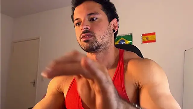 Snapshot of Lucasfit24 chatting on 07/12/26, 04:42 Lucasfit24 online show from 07/12/26, 04:42