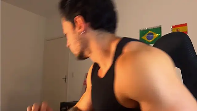 Snapshot of Lucasfit24 chatting on 07/16/26, 04:24 Lucasfit24 online show from 07/16/26, 04:24