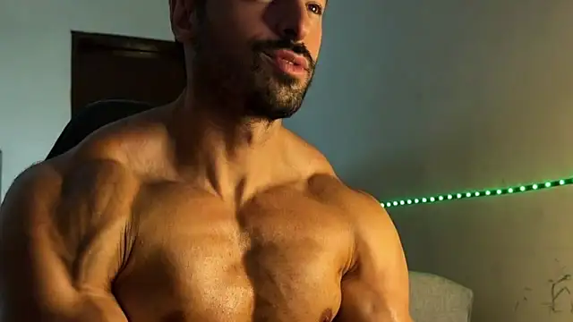 Snapshot of Lucasfit24 chatting on 07/23/26, 01:41 Lucasfit24 online show from 07/23/26, 01:41