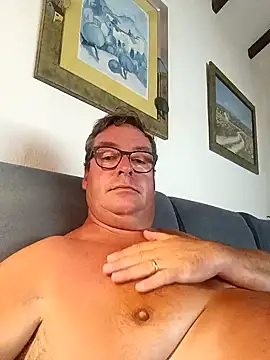 Snapshot of MountJohnXL chatting on 02/06/25, 11:04 MountJohnXL online show from 02/06/25, 11:04