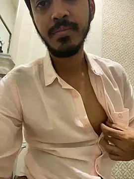 cute modell online show from 01/13/25, 04:51