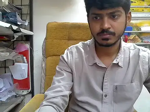 Snapshot of cute_modell chatting on 11/11/25, 06:57 cute modell online show from 11/11/25, 06:57