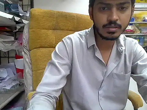 Snapshot of cute_modell chatting on 11/14/25, 12:15 cute modell online show from 11/14/25, 12:15
