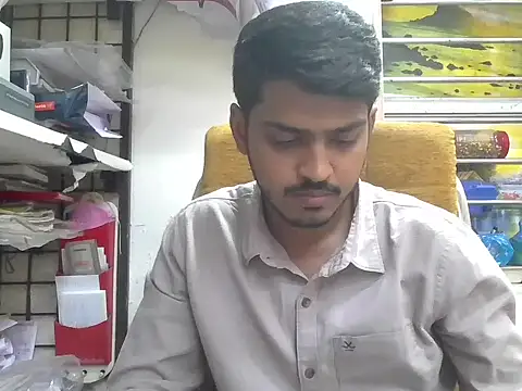 Snapshot of cute_modell chatting on 12/19/25, 12:01 cute modell online show from 12/19/25, 12:01