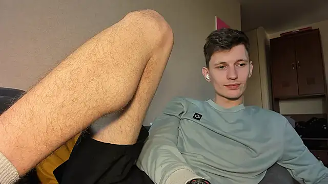 Snapshot of Kevin_Hornyyy chatting on 06/19/26, 12:42 Kevin Hornyyy online show from 06/19/26, 12:42