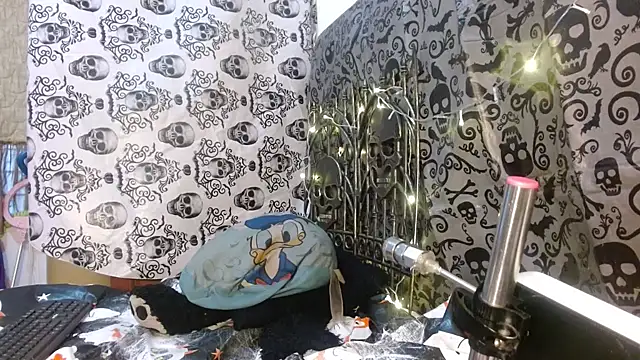 kattislut77 online show from 10/28/25, 08:00