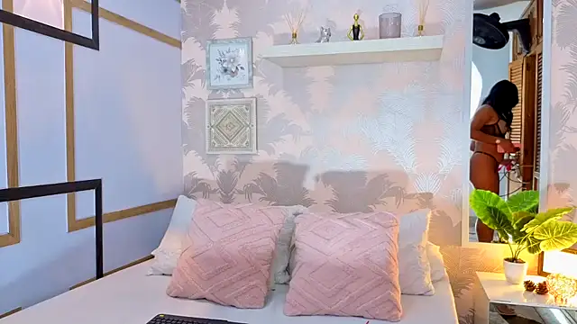 CharlotteGraay online show from 11/25/25, 07:36