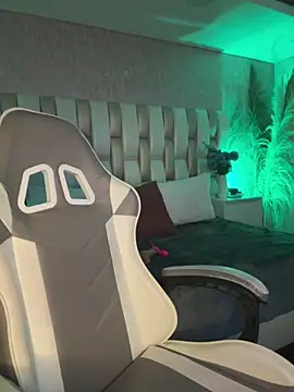 Sara  collins   online show from 12/20/25, 12:12