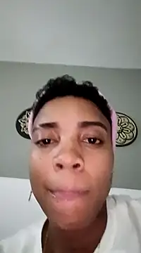 Snapshot of LuciaWallace chatting on 03/23/25, 06:05 LuciaWallace online show from 03/23/25, 06:05