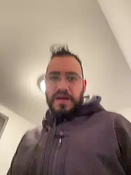 leonardohot1987 online show from 01/13/25, 08:48