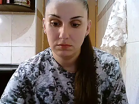 Yuliia30 online show from 06/06/26, 06:45