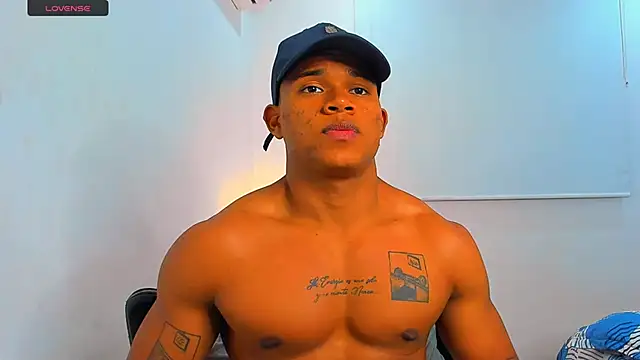 Snapshot of maxsteel177 chatting on 03/14/25, 11:32 maxsteel177 online show from 03/14/25, 11:32