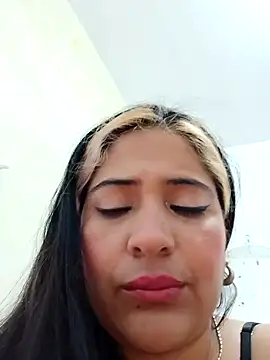 Snapshot of newveronika chatting on 01/16/25, 10:10 newveronika online show from 01/16/25, 10:10