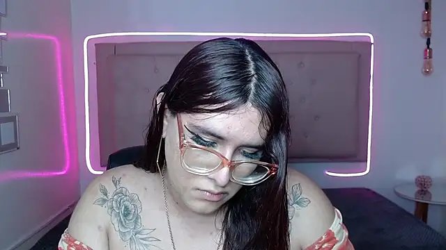 Snapshot of kathepickmanx chatting on 10/12/25, 03:49 kathepickmanx online show from 10/12/25, 03:49