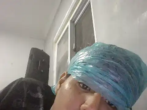 Snapshot of it0z_klk chatting on 02/03/25, 04:35 it0z klk online show from 02/03/25, 04:35