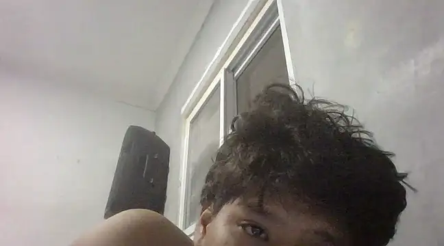 Snapshot of it0z_klk chatting on 02/04/25, 12:40 it0z klk online show from 02/04/25, 12:40