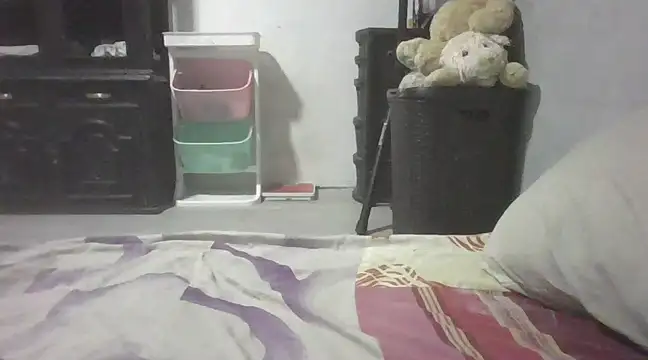 Snapshot of it0z_klk chatting on 02/15/25, 12:59 it0z klk online show from 02/15/25, 12:59