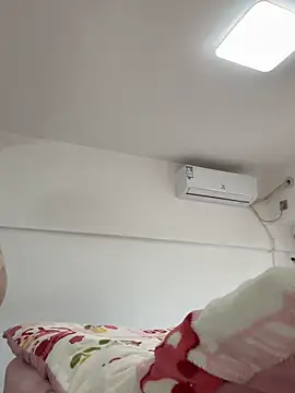 Hey-Cute online show from 11/16/25, 12:27