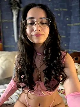 Snapshot of LittleX_Angel chatting on 11/07/25, 08:58 LittleX Angel online show from 11/07/25, 08:58