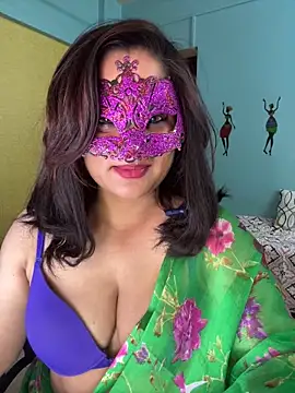 Snapshot of Ayeshaa__25 chatting on 02/16/25, 12:32 Ayeshaa  25 online show from 02/16/25, 12:32