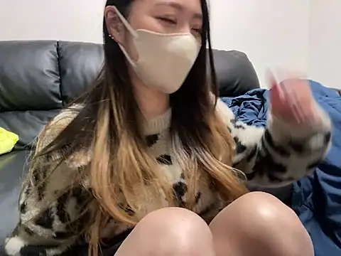 Snapshot of yazawa_oO chatting on 02/25/25, 02:22 yazawa oO online show from 02/25/25, 02:22