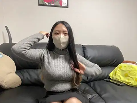 Snapshot of yazawa_oO chatting on 02/12/26, 04:02 yazawa oO online show from 02/12/26, 04:02