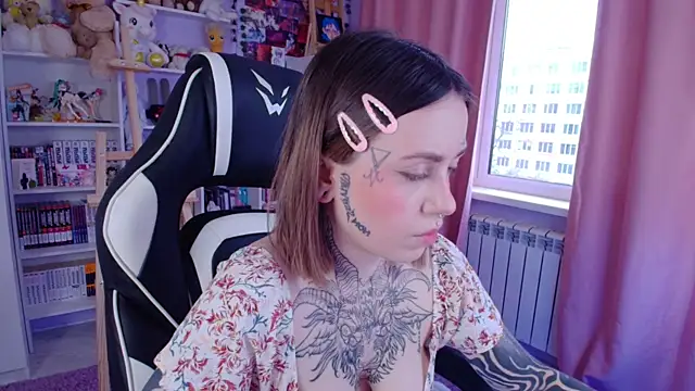 Snapshot of Catharsisi chatting on 03/06/25, 01:35 Catharsisi online show from 03/06/25, 01:35