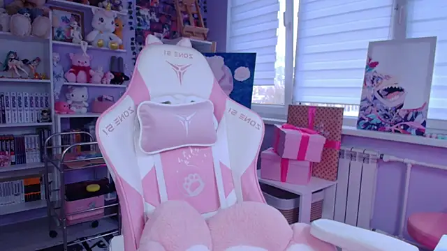 Snapshot of Catharsisi chatting on 10/10/25, 02:27 Catharsisi online show from 10/10/25, 02:27