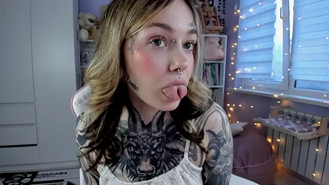 Snapshot of Catharsisi chatting on 03/02/26, 02:57 Catharsisi online show from 03/02/26, 02:57