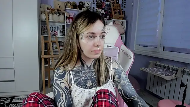 Snapshot of Catharsisi chatting on 03/06/26, 04:03 Catharsisi online show from 03/06/26, 04:03