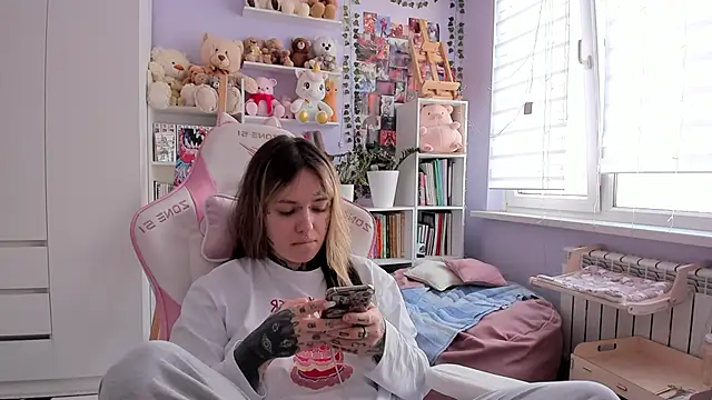 Snapshot of Catharsisi chatting on 03/22/26, 11:46 Catharsisi online show from 03/22/26, 11:46