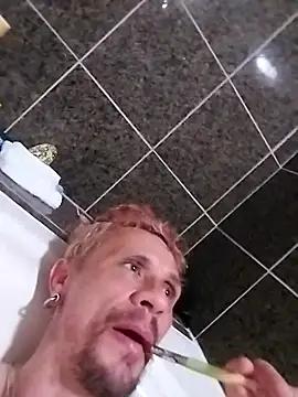 Snapshot of AQuickPhyx chatting on 02/14/25, 03:58 AQuickPhyx online show from 02/14/25, 03:58