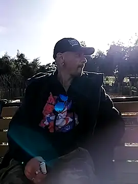 Snapshot of AQuickPhyx chatting on 03/16/25, 04:12 AQuickPhyx online show from 03/16/25, 04:12