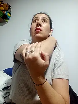 CHARLOTTE 1711 online show from 12/19/25, 04:52