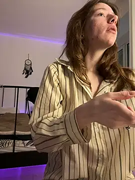 Snapshot of Mary_Leaf chatting on 02/01/25, 05:37 Mary Leaf online show from 02/01/25, 05:37