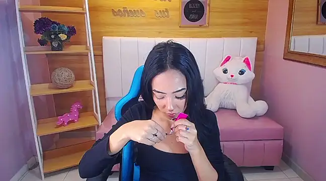 victoria ricci a online show from 02/10/25, 04:36