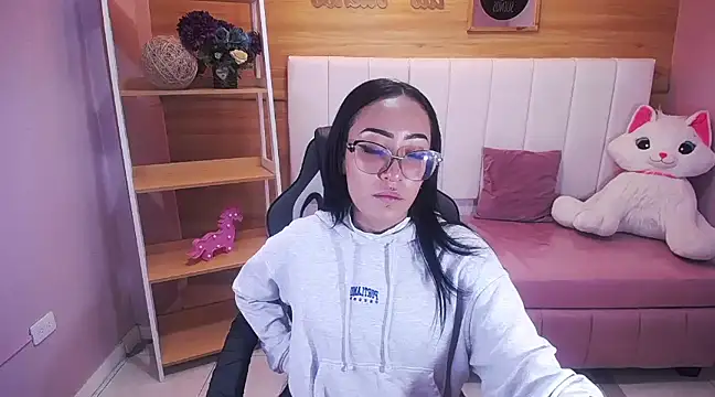 victoria ricci a online show from 02/13/25, 04:39